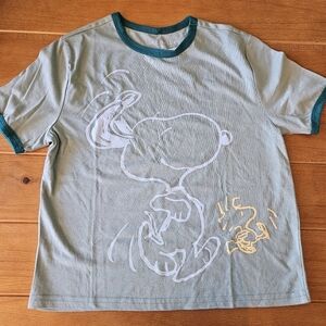 NWT- Womens Junior Dancing Snoopy and Woodstock T Shirt Size Small